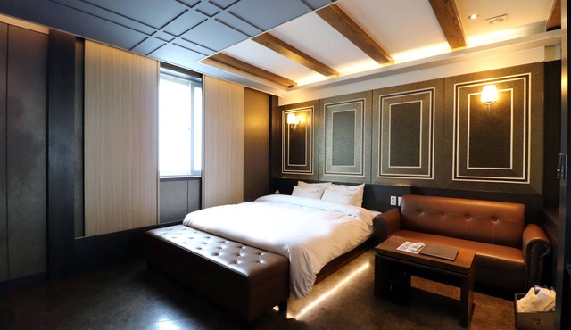 Airport Hotel