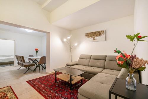 Aldars Urban Loft Suite No.8