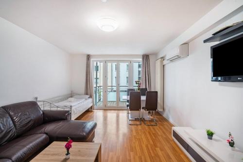 Aldars Urban Suite No.10