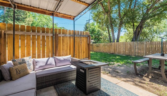 Alder Row! Private Patio w Fire Pit & Workspaces