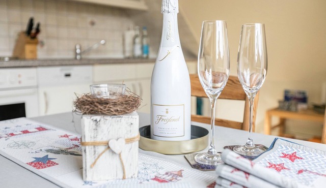 Allergy-friendly holiday flat 'Bi uns to hus - Morgensünn' with terrace, garden and WLAN