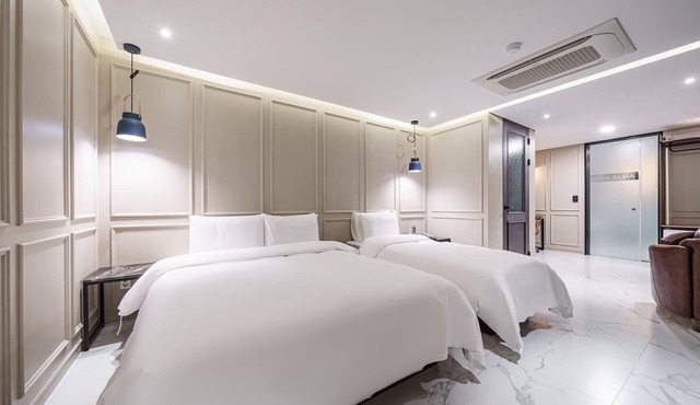 Alma Hotel