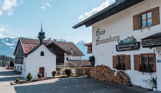 Alpine loft studio near golf course with forest view