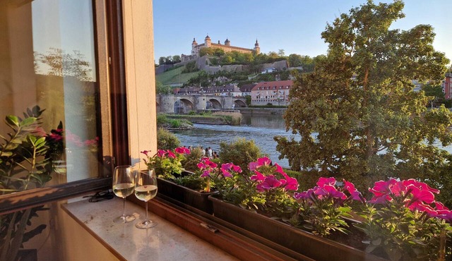 Alte Mainbrücke Apartment | Panoramic View
