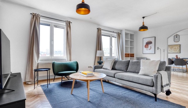 Amazing Favoriten 2BR, nr Metro U1, by Blueground