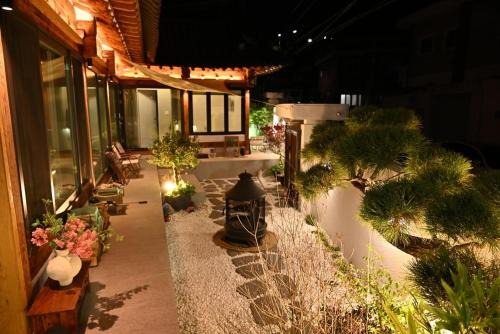 Andong Seo Hodang