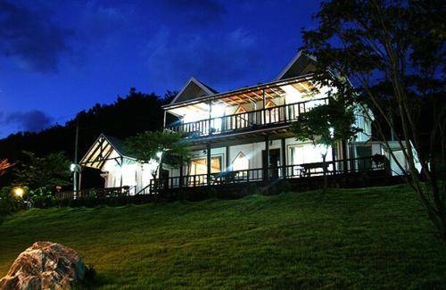 Anmyeondo Lake Park Pension