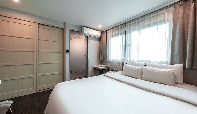 Anyang Illowa Hotel