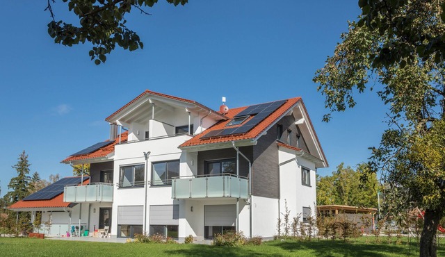 Apartment “4 am Biohof Eriskirch” close to Lake Constance with Wi-Fi, Balcony & Garden