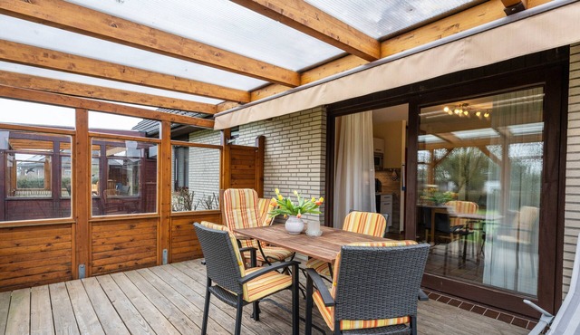 Apartment 'Am Graben' with Private Terrace, Shared Garden and Wi-Fi
