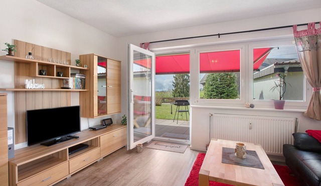 Apartment 'Bäumchen' with Mountain View, Shared Terrace and Wi-Fi