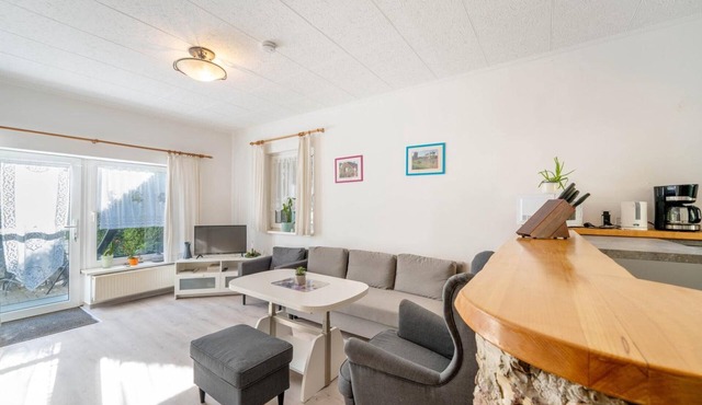 Apartment 'Behling 2 with Terrace' with Garden and Wi-Fi