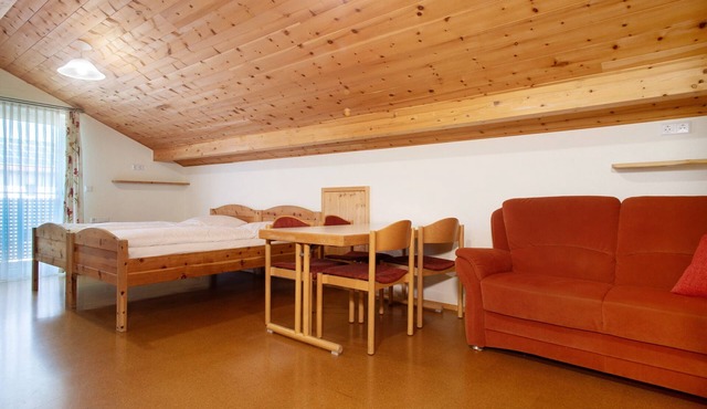Apartment 'East' with Shared Garden, Wi-Fi and Air Conditioning