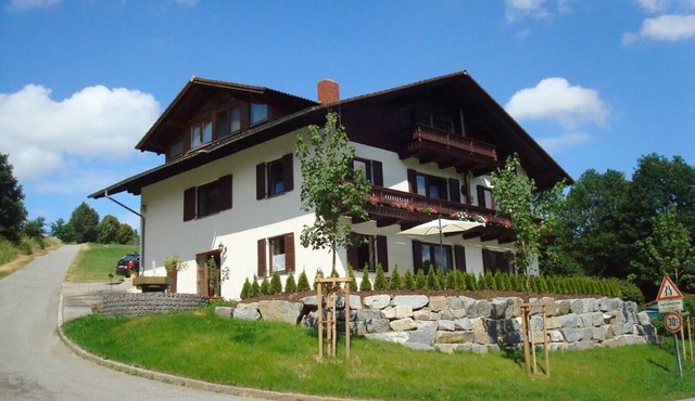 Apartment 'Ferienwohnungen Memminger' with Private Terrace and Wi-Fi
