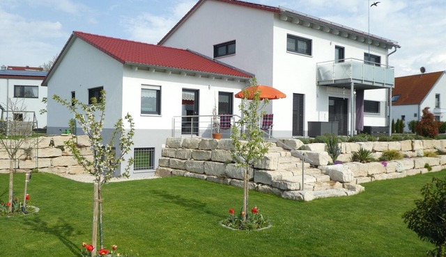 Apartment 'Ferienwohnung Birnbaum' with Private Terrace, Shared Garden and Wi-Fi