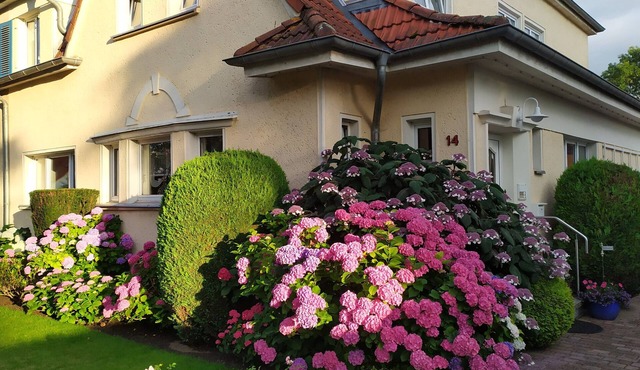 Apartment 'Ferienwohnung Bleichen' with Private Pool, Shared Garden and Wi-Fi