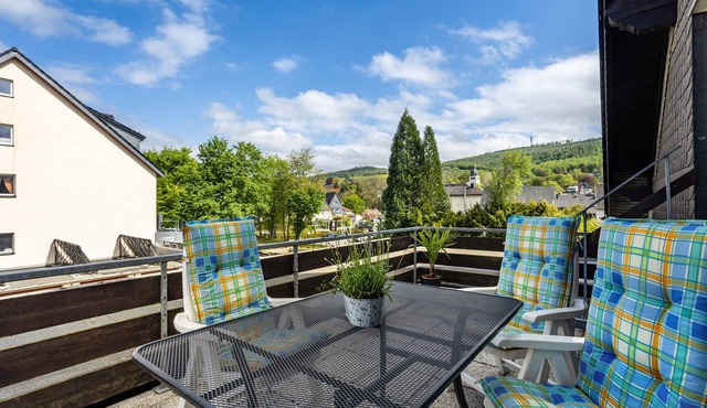Apartment 'Ferienwohnung Niemeier, 97qm' with Balcony and Wi-Fi
