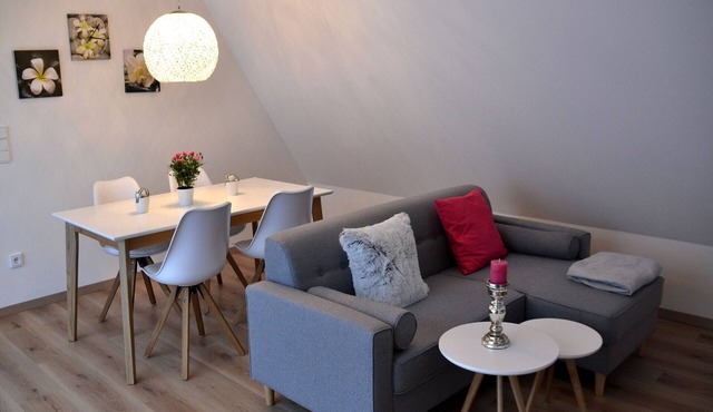 Apartment 'Ferienwohnung 4 Spätburgunder 56qm' with Shared Terrace, Balcony and Wi-Fi