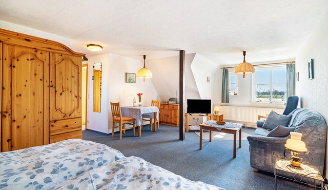 Apartment 'Fewo Weitblick' with Lake View, Shared Garden and Wi-Fi