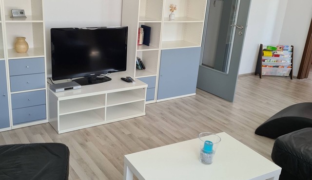 Apartment 'Große Ferienwohnung In Wallerstein' with Shared Garden, Balcony and Wi-Fi