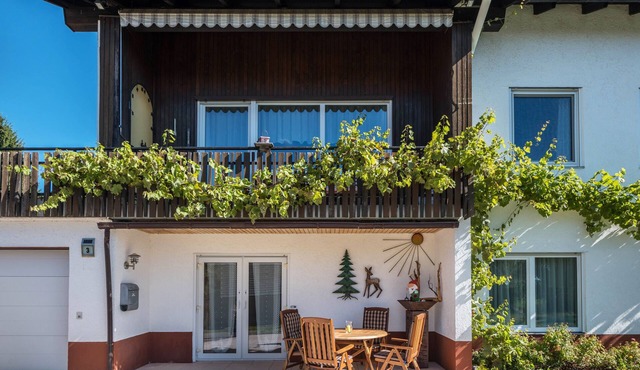 Apartment 'Haus Isele' with Mountain View, Terrace and Wi-Fi