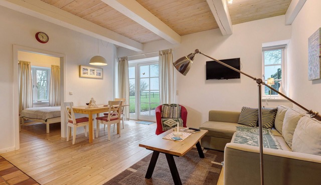 Apartment 'Haus Mühlenhof 2' with Private Terrace, Shared Garden and Wi-Fi