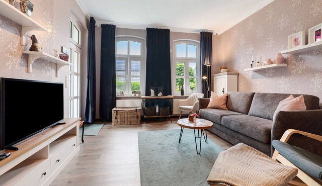Apartment 'Ida' with Private Terrace, Shared Garden and Wi-Fi