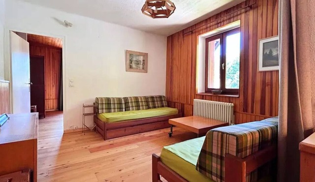 Apartment in Pelvoux for 4 People – Charm and Comfort in the Heart of the Écrins