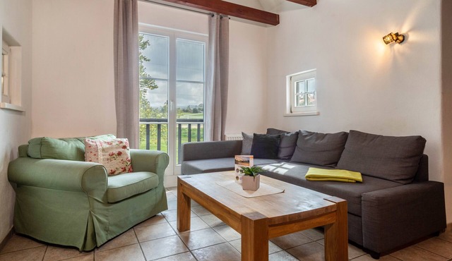Apartment 'Maisonette' with Shared Garden and Wi-Fi