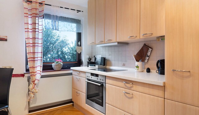 Apartment 'Mole Valley Ranch 1' with Shared Garden and Wi-Fi