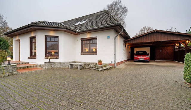 Apartment 'Offenbüttel' with Private Terrace, Shared Garden and Wi-Fi