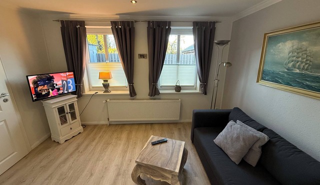 Apartment "Ole Karkenwech" Husum-Rödemis close to the station