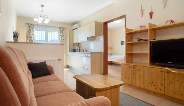 Apartment 'Schlüsselblume' with Shared Garden, Wi-Fi and Air Conditioning