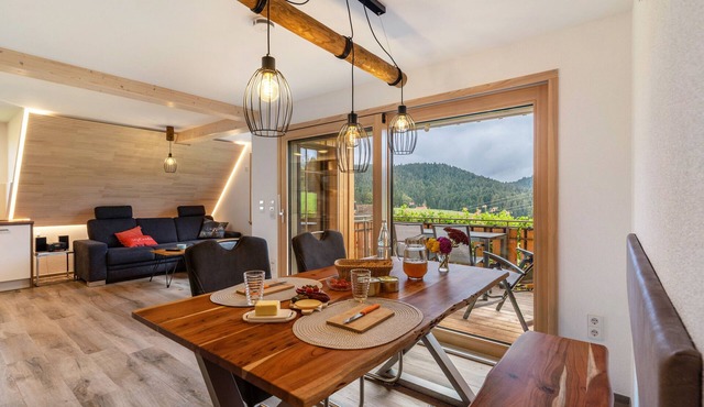 Apartment 'Schwarzwaldblick' with Mountain View, Shared Garden and Wi-Fi