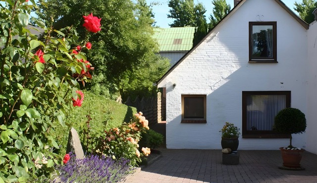 Apartment 'Sorgenfrei' with Private Terrace, Private Garden and Wi-Fi