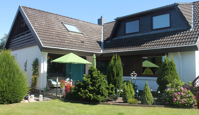 Apartment Thiessen - with sunny balcony - Ferienwohnung Thiessen
