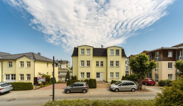 Apartment Usedom Seebad Ahlbeck on the stand with Lake View Balcony Parking