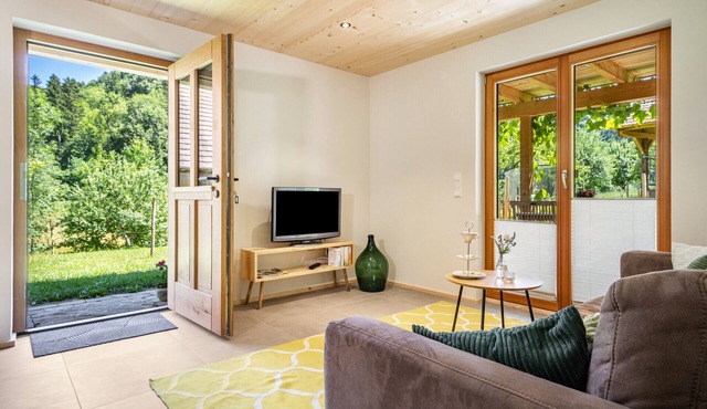 Apartment 'Waldruhe' with Private Terrace and Wi-Fi