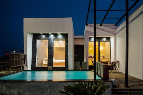 Aqua Beautique Poolvilla