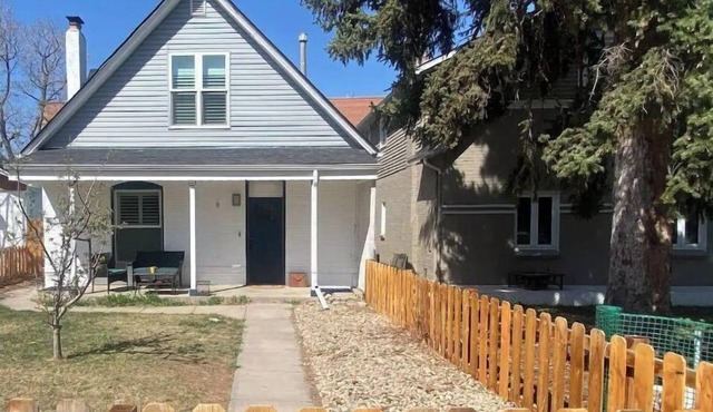 Artsy Platt Park Guest Suite for up to 4, Very Walkable, Great for Long Term!