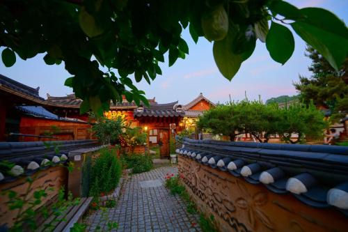 Bakgane Hanok