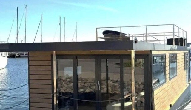 Baltic Loft Houseboat – An Exclusive Living Experience Right on the Baltic Sea on Fehmarn