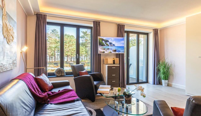 Beach front apartment in Binz with indoor swimming pool