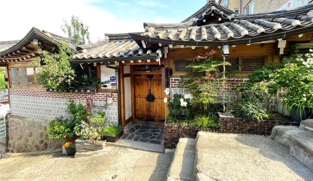 Beautiful Hanok house in city center