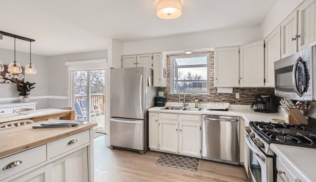 Beautiful Oasis - Dog Friendly House!