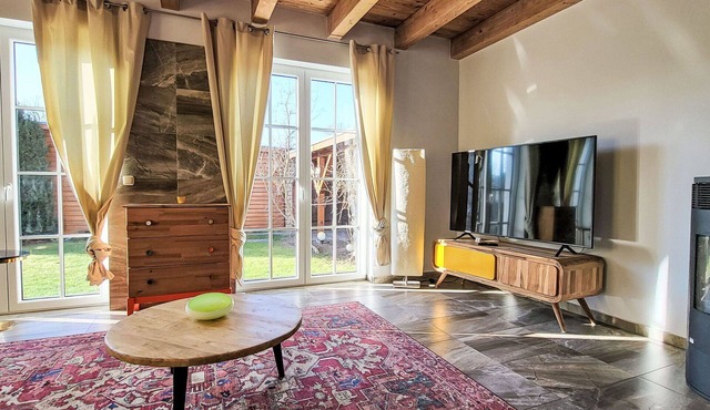 Beautiful private villa for 5 people with WIFI, TV and terrace