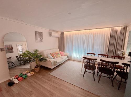 Beautiful Seoul Escape with Urban Charm