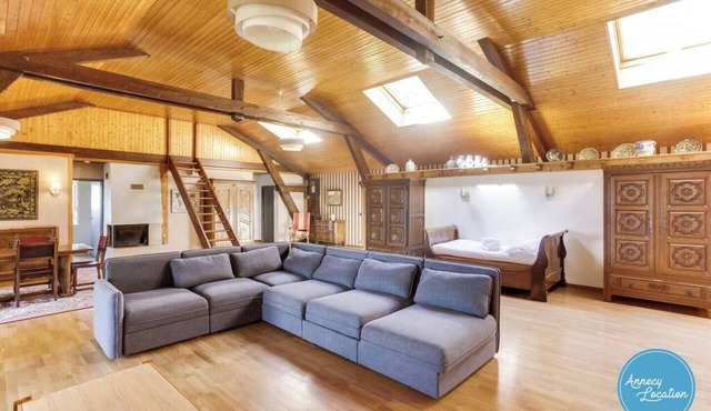 Bergerie – Loft Apartment with Panoramic Lake & Mountain Views