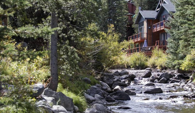 Blue Bend Beauty | Comfort & Privacy with Postcard Views & Private Hot Tub