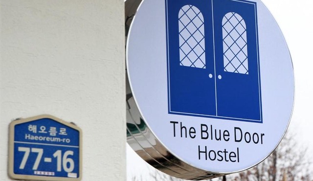 Blue Door Hostel Guesthouse
